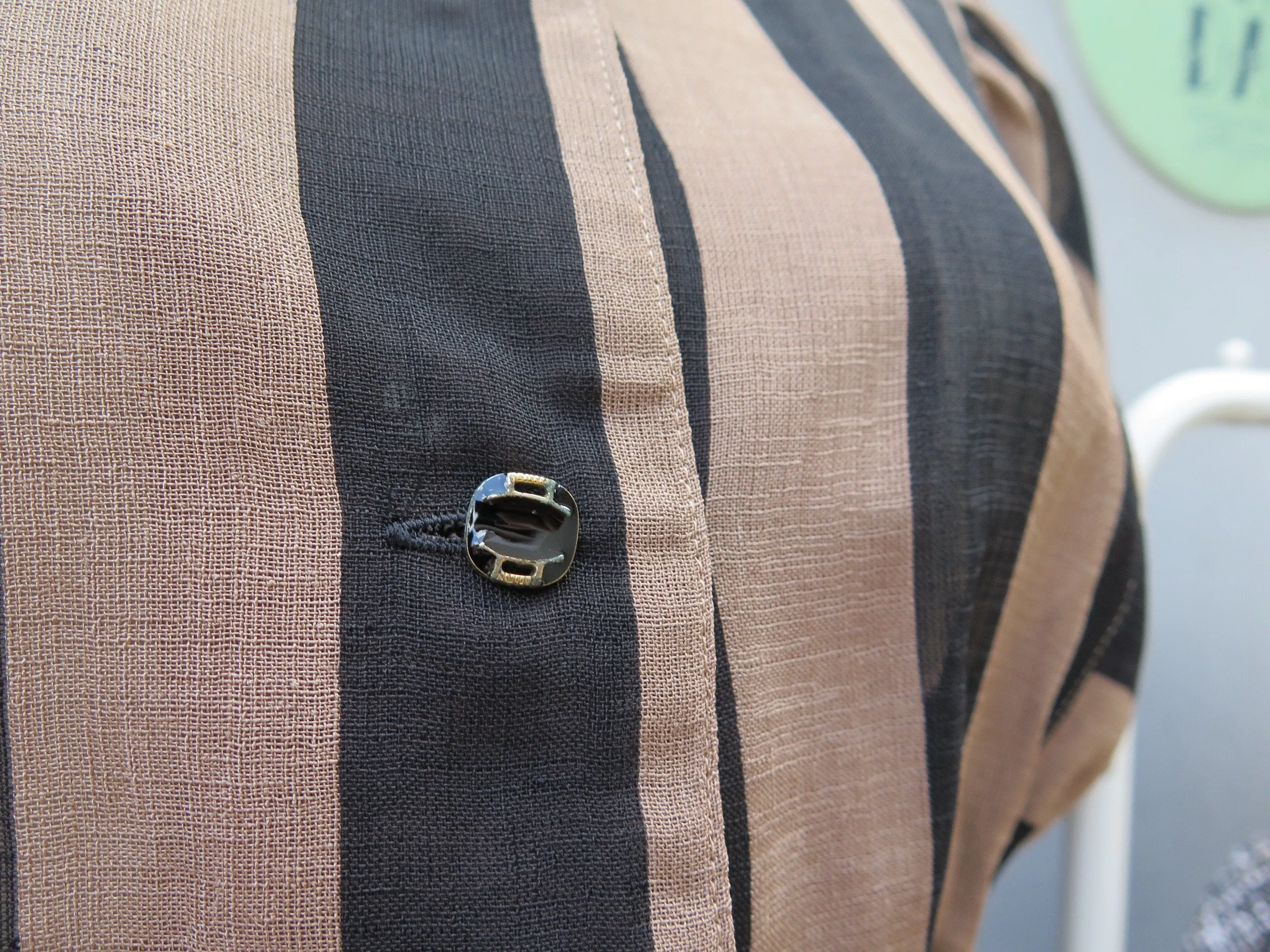 Brooke | Vintage 1970s 1980s Black & Brown Batwing sleeves Slouchy Loose-fit top Day Dress