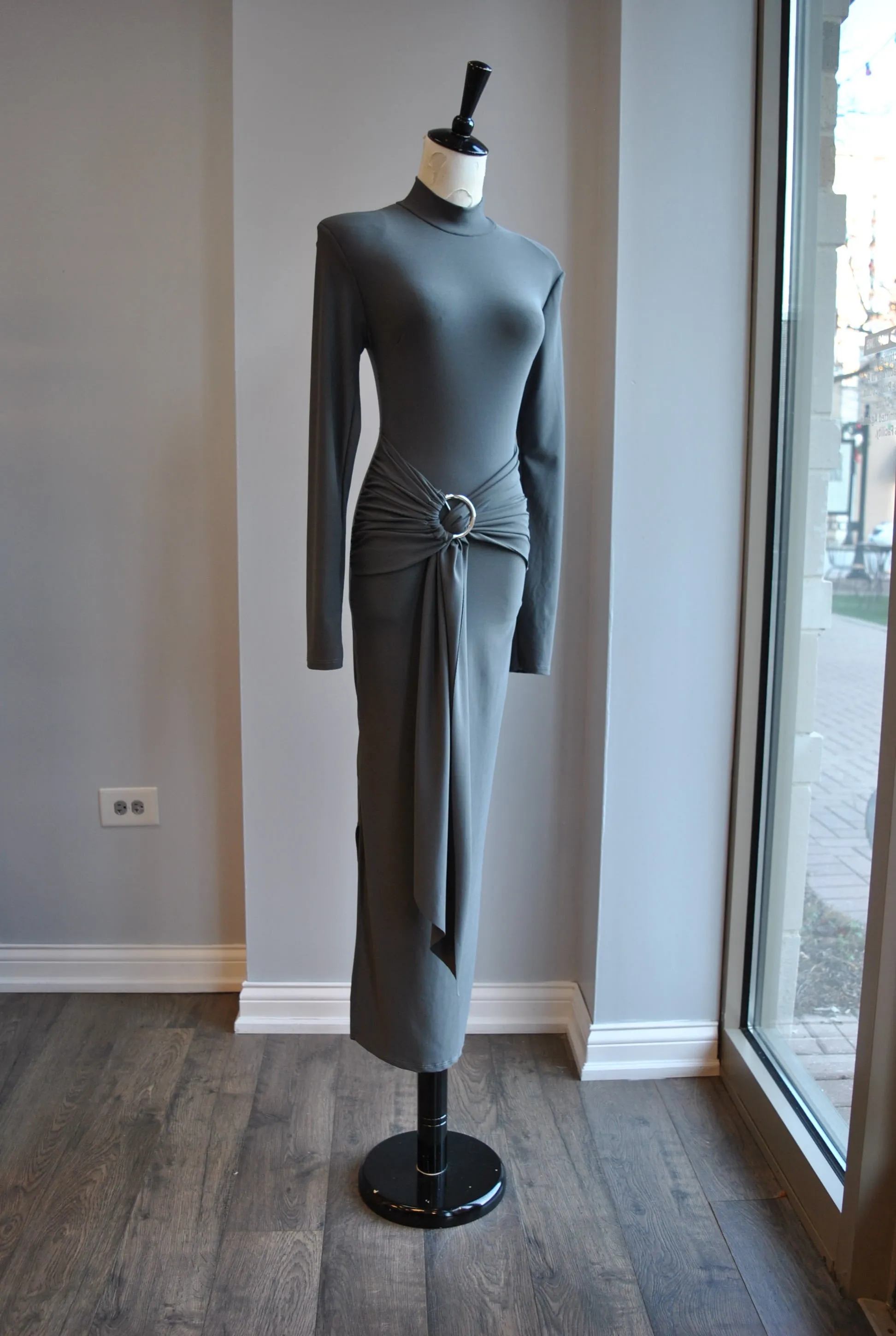 CLEARANCE - GREY MIDI SIMPLE DRESS WITH FRONT RUSHING
