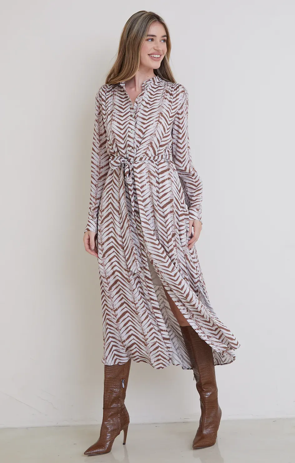 Goldie Flowy Maxi Dress - Golden Chevron Print