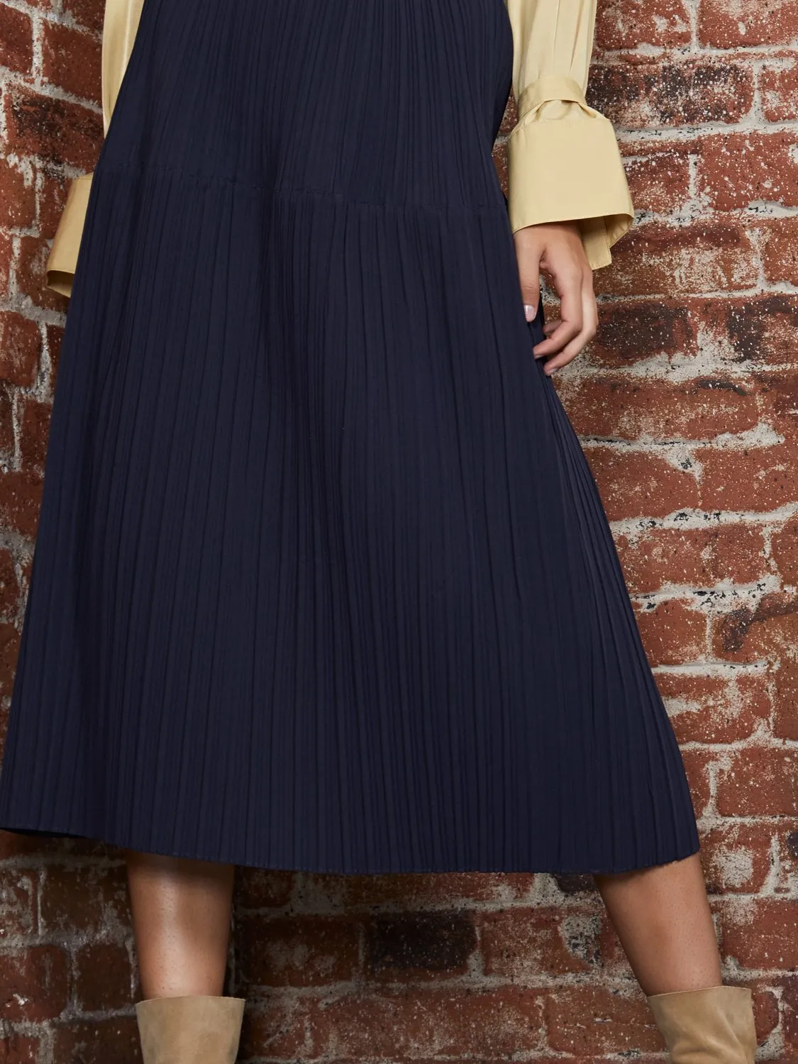 <b>Ghospell</b> Raid Pleated Midi Skirt