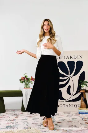 MIZ-333666 BLACK SATIN PLEATED SKIRT