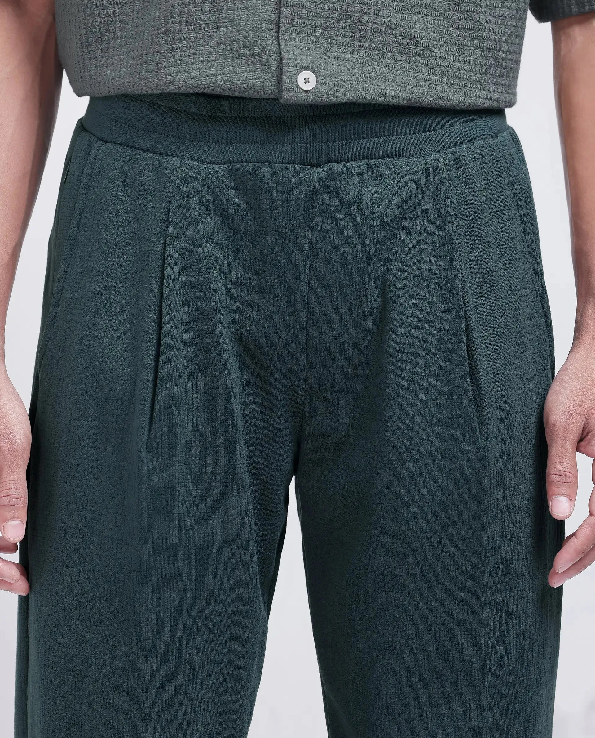 Rare Rabbit Men Kelo Teal Cotton Elastane Fabric Pintuck Detail Regular Fit Plain Trouser